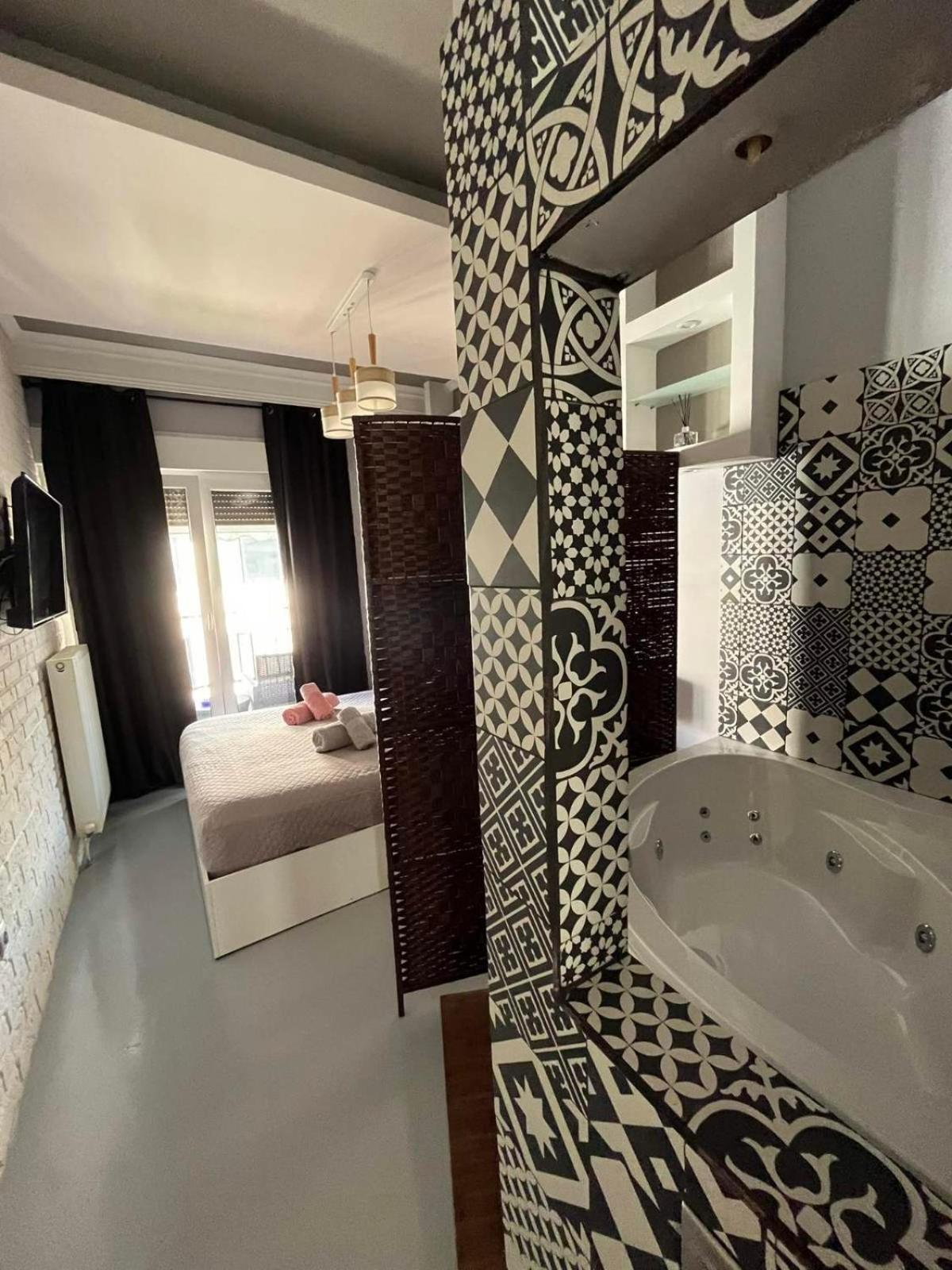 Vip Apt. Pezodromos Kalamarias Солун Екстериор снимка